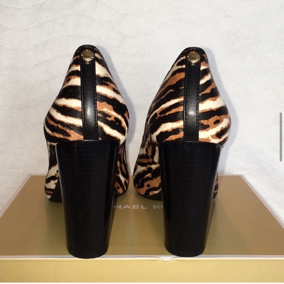 Michael Kors Flex Pump Dark Camel Size 8 NWT - Picture 7 of 15